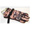 Image 1 : SZ MEDIUM / LARGE CAMO GLOVES