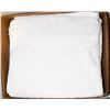 Image 1 : BOX WITH 3 BATH TOWELS - WHITE