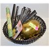 Image 1 : BASKET FULL OF INCENSE, BRASS BURNERS AND BRASS