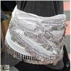 Image 2 : WHITE CHIFFON BEADED BELLY DANCING HIP SKIRT SCARF