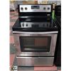 Image 1 : WHIRLPOOL CERAMIC TOP BLACK AND S/S STOVE