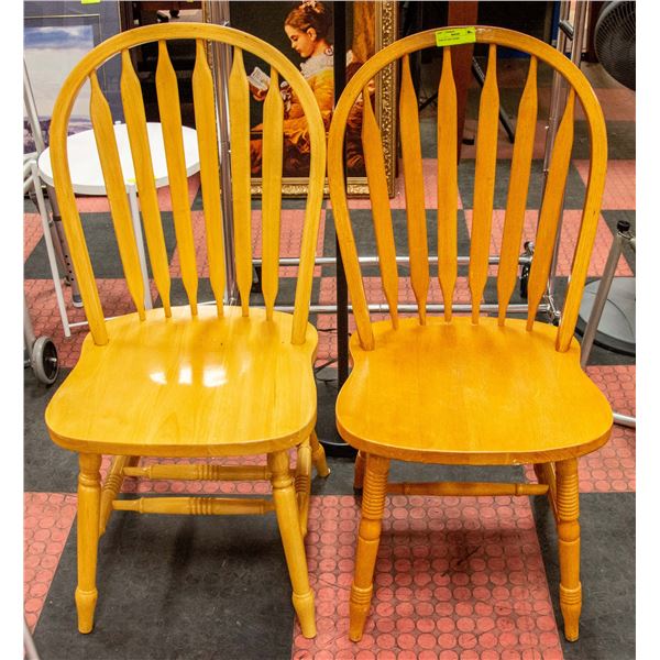 PAIR OF OAK CHAIRS