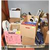 Image 1 : ESTATE PALLET OF MISC & COLLECTIBLES