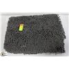 Image 1 : UNIQUE GREY BATHROOM MAT, SUPER SOFT, PLUSH