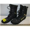 Image 1 : BLACK PAIR OF LONSDALE BOOTS