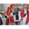 Image 3 : BRITISH THEME SUIT WITH ACCESS.
