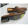 Image 2 : PAIR OF SIZE 8.5 BROWN SHOES