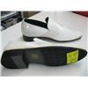 Image 2 : PAIR OF SIZE 8.5 WHITE SHOES