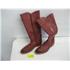 Image 1 : MAROON PAIR OF TALL BOOTS WITH ZIPPERS