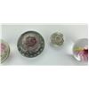Image 12 : Group of 4 Art Glass Paperweights