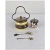 Image 2 : Pair of British Porcelain Condiment Pots