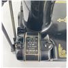 Image 13 : Singer Model 221 Featherweight Sewing Machine