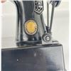 Image 17 : Singer Model 221 Featherweight Sewing Machine