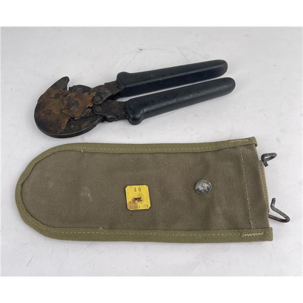 WW2 USMC Belt Wire Cutter & Pouch