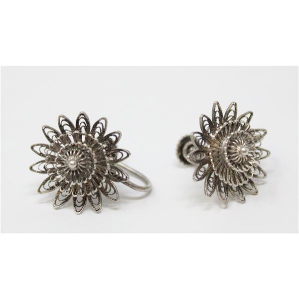 SOLID .925 SILVER FLOWER STYLE EARRINGS