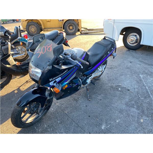 1993	KAWASAKI	B-VALVE