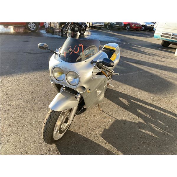 1989	SUZUKI	150GXR