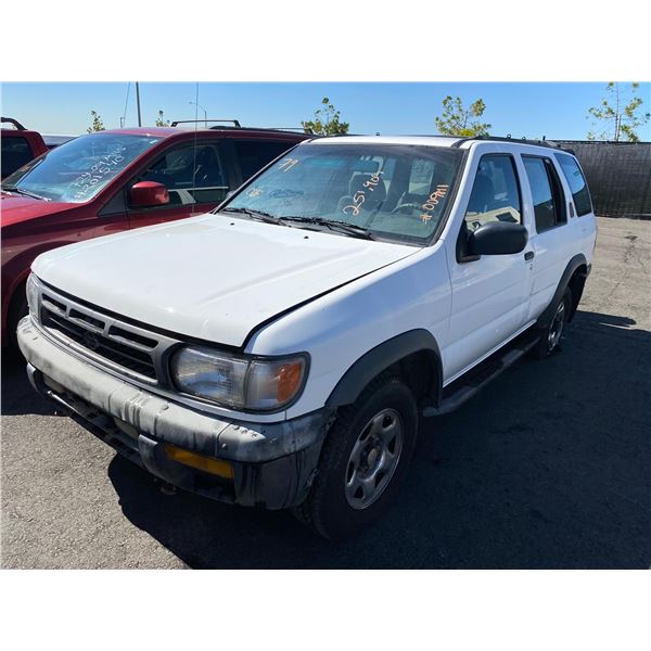 1996	Nissan	Pathfinder