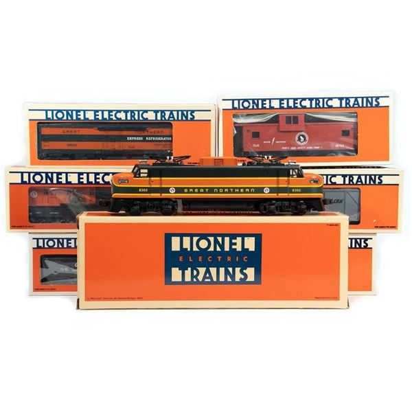 Lionel Great Northern 6-18302 EP-5 "Set" with 5 freight cars and caboose in original boxes.