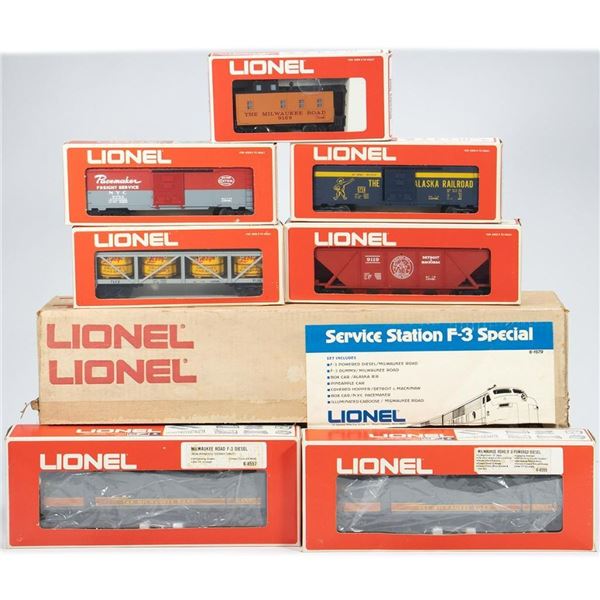 Lionel 6-1579 Milwaukee Road Service Station Set in original boxes.