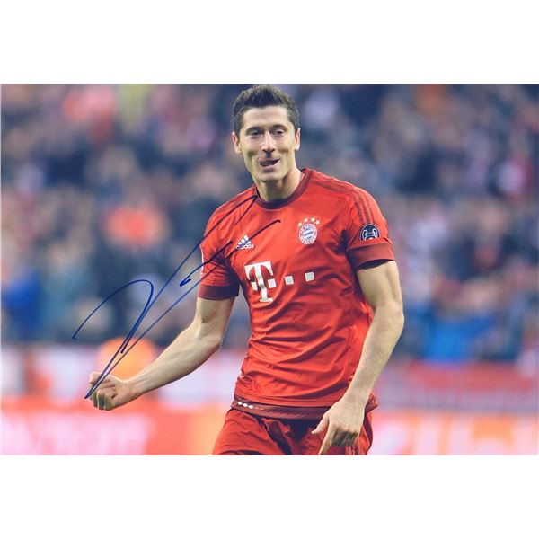 Robert Lewandowski  Autograph Signed Photo
