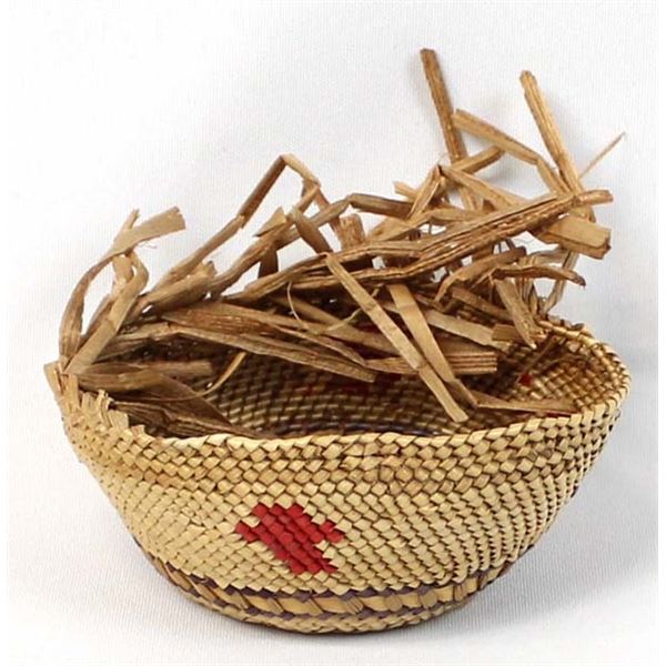 Vintage Native American Makah Nootka Basket