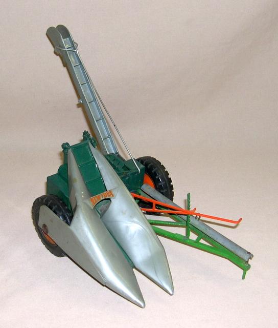 New Idea 1-row Corn Picker by Topping