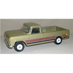 Ertl IH Pickup Truck