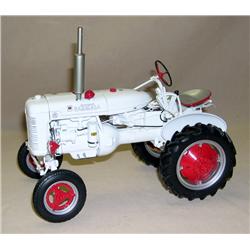 IH Farmall Super A White Demo 1/12th Scale by Franklin Mint