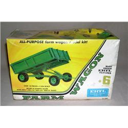 JD Farm Wagon 1/32nd Scale Model Kit