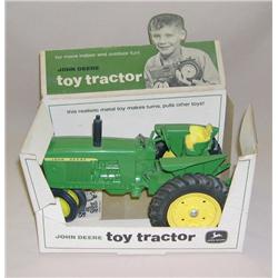 JD 3020 narrow front in BOY BOX