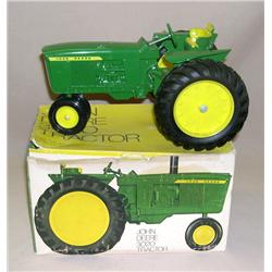 JD 3020 narrow front in Ice Cream Box