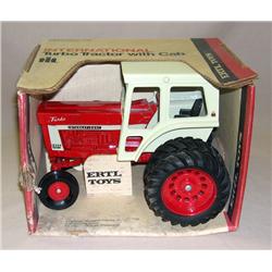 IH 1466 w/ Duals in Red & White Box