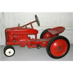 IH Farmall Small H Pedal Tractor w/ Open Grill