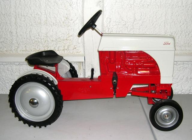 ford tractor toy ride on