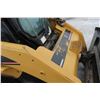 Image 6 : 2007 277B Cat SkidSteer, Approx. 5,000 hrs, heated cab c/w 78" smooth Bucket, Aux hyd's, New Turbo M