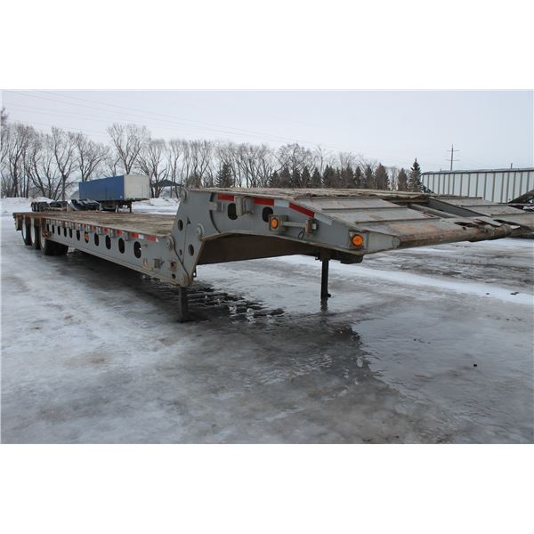 2003 K-Line Tridem Scissor Neck 9 1/2'x53', Alberta CVIC 12/22, centre roll, rear beavertail c/w liv