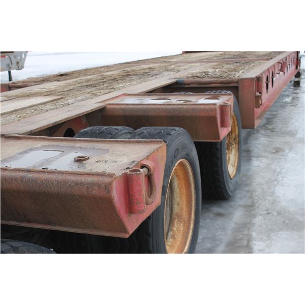 1998 K-Line 10'x53' scissor neck, fresh CVIC, center & rear live roll c/w folding beavertail, Tires 