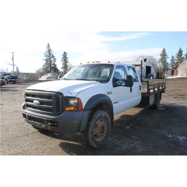 2005 Ford 450, 4x4, Diesel, Auto, 405,466 Km, Quad Cab 4x4 c/w 11 1/2 deck, run's rough and drive's,