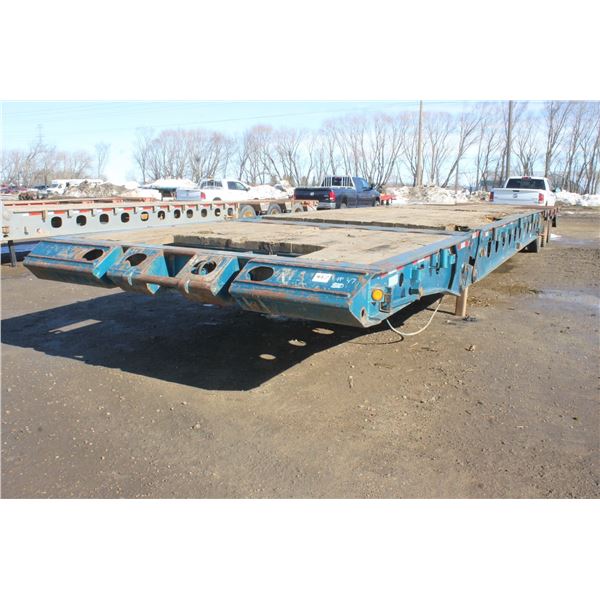 2004 Danali 53' Tridem Scissor Neck, Flip up beavertails c/w live roll, includes removable neck ext.