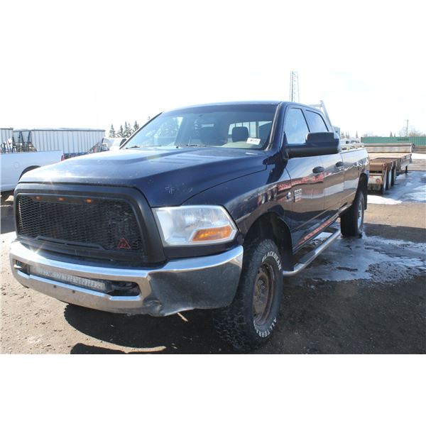 2012 Dodge 3500 4x4, crew cab, blue, 277,098 Km, 6.7 litre cummins, Auto, (Body damage, diff is nois