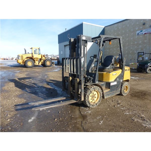 Daewoo Forklift G30P 6000 lb, Triple Stage, 6846 hrs, on propane, side shift, solid tires, SN.D2-013