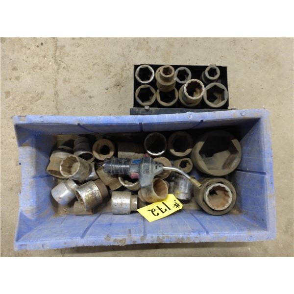 Qty of 3/4" and 1" Regular and Impact Sockets