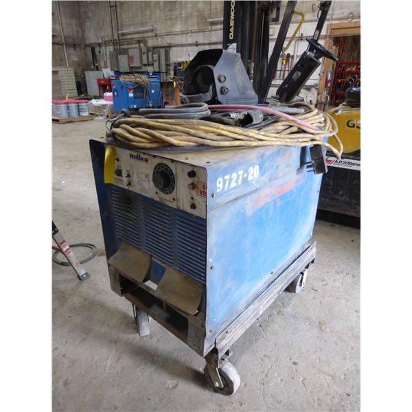 Miller Gold Star 400SS, 3 Phase, 600V Welder, c/w all Cables and Helmet