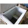 Image 2 : Chest Freezer 28"