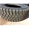 Image 2 : 2- LT 265/70 R17 Tires