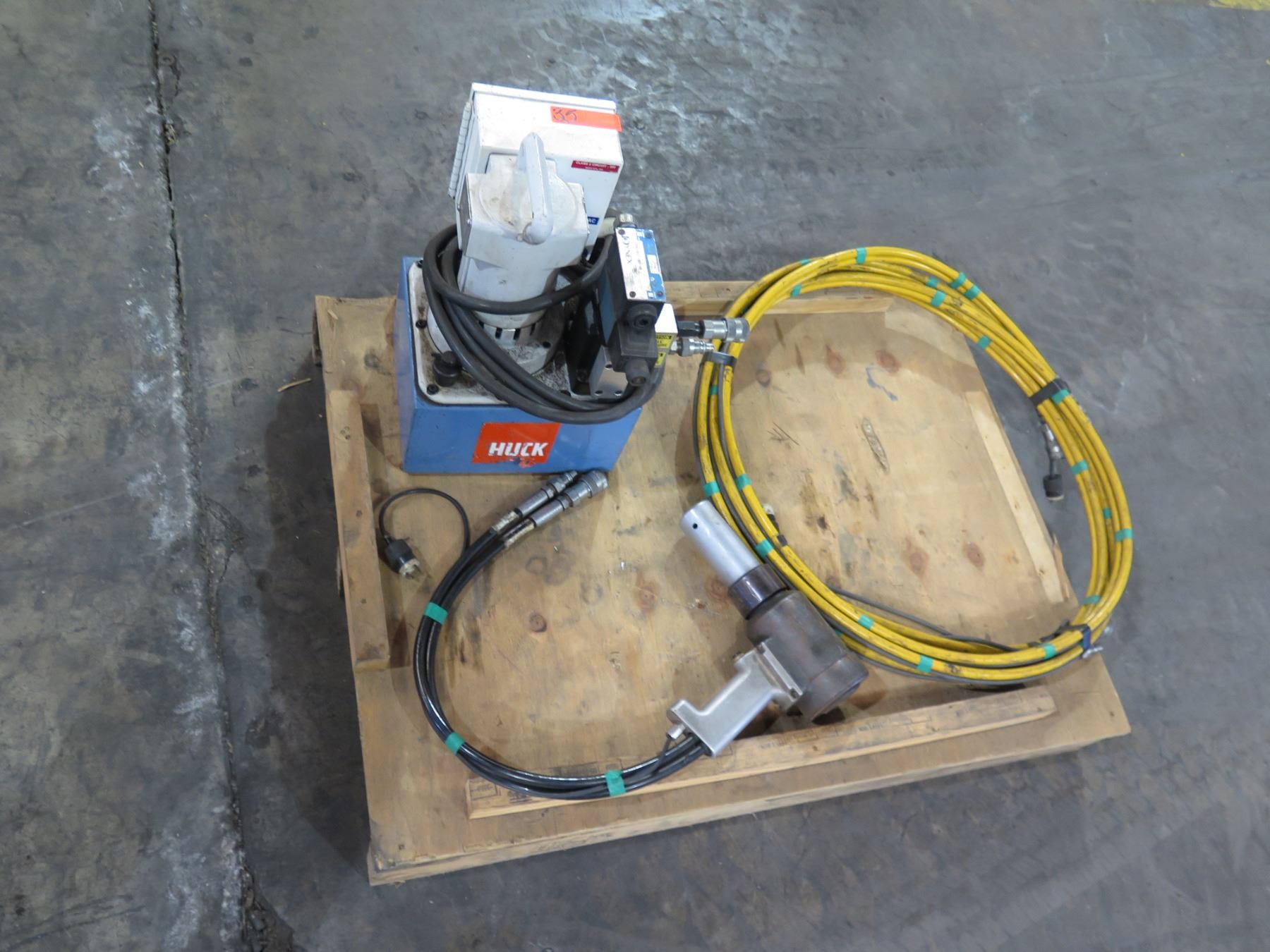 Huck 940 Powerig Hydraulic Unit w/Huck 3585 Tool - Oahu Auctions