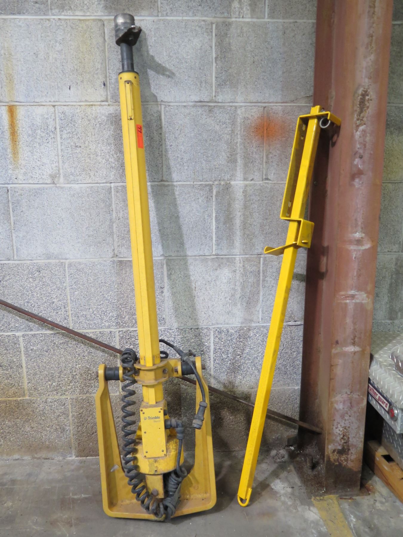 Trimble Riser Mast Trimble EM400 Electric Mast & Attachment