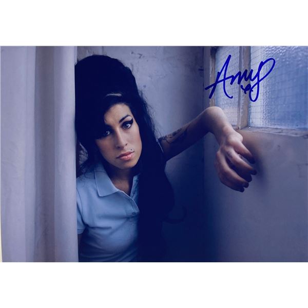 Autograph Signed Amy Winehouse Photo
