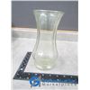 Image 8 : Clear Glass Vases and Lampshade